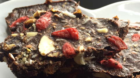 healthy sweet and salty chocolate bark